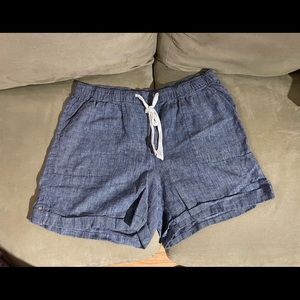 Ellen Tracy size L shorts